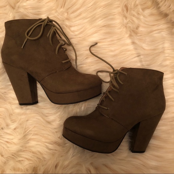 Mix No. 6 Shoes - NWT Mix No. 6 chunky olive lace up platforms